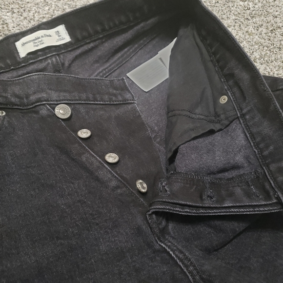 A&F High Rise Jeans with Criss Cross Waistband - Picture 4 of 13